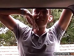 Threesome for amateur and very horny twinks in moving van